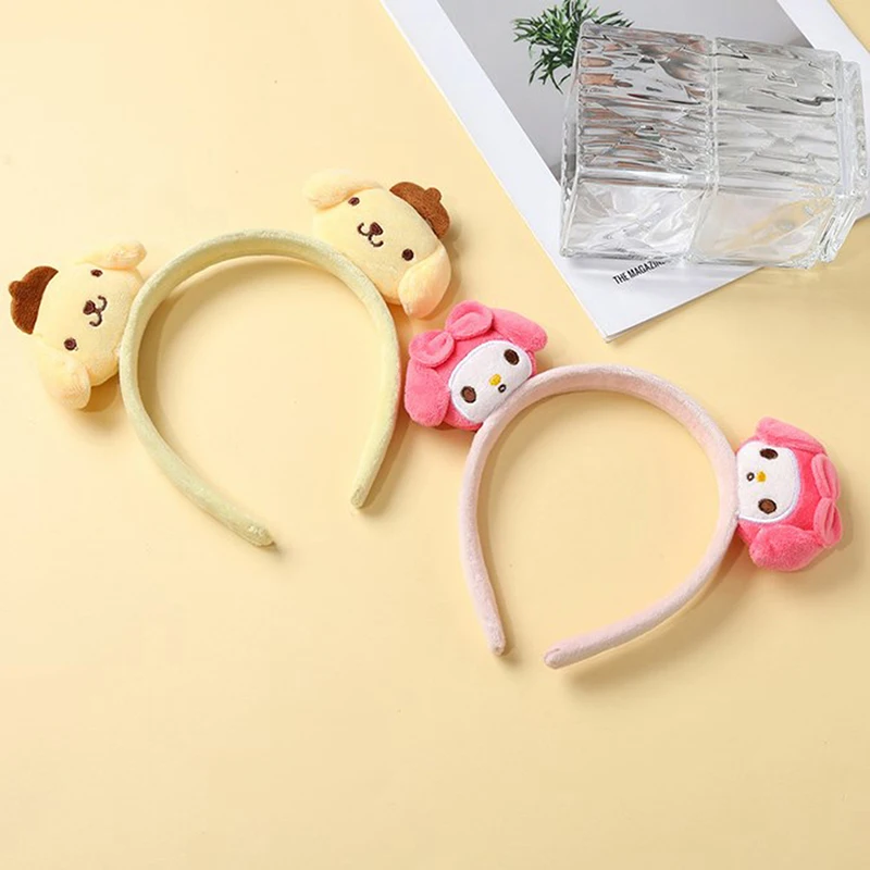 Sanrio Headband Kawaii Cinnamoroll Kuromi Melody Kitty Plush Bow Makeup Wash Hair Ring Hair Accessories لڑکیوں کے لیے تحفے