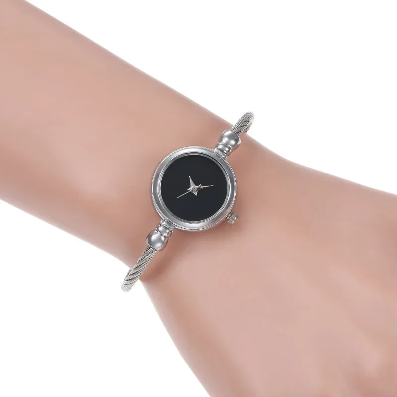 Montre-bracelet à quartz de style couple pour femme, bracelet en acier, montre décontractée, or, argent, minimaliste, marque de mode