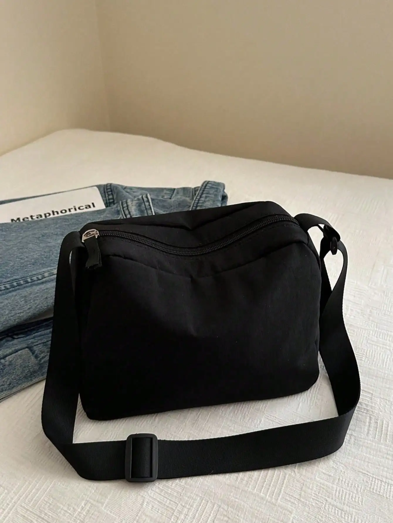 

Solid Color Nylon Fabric Fashion Versatile Women Casual Shoulder Bag, Suitable For Street, Travel And Daily Use