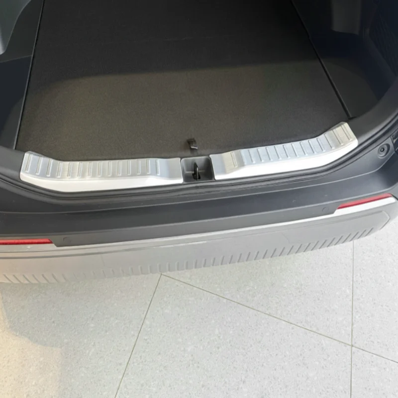 

Для Toyota RAV4 2026-2027: Защитные наклейки из нержавеющей стали на задний бампер, накладки на багажник, аксессуары для автомобиля, 2 шт.