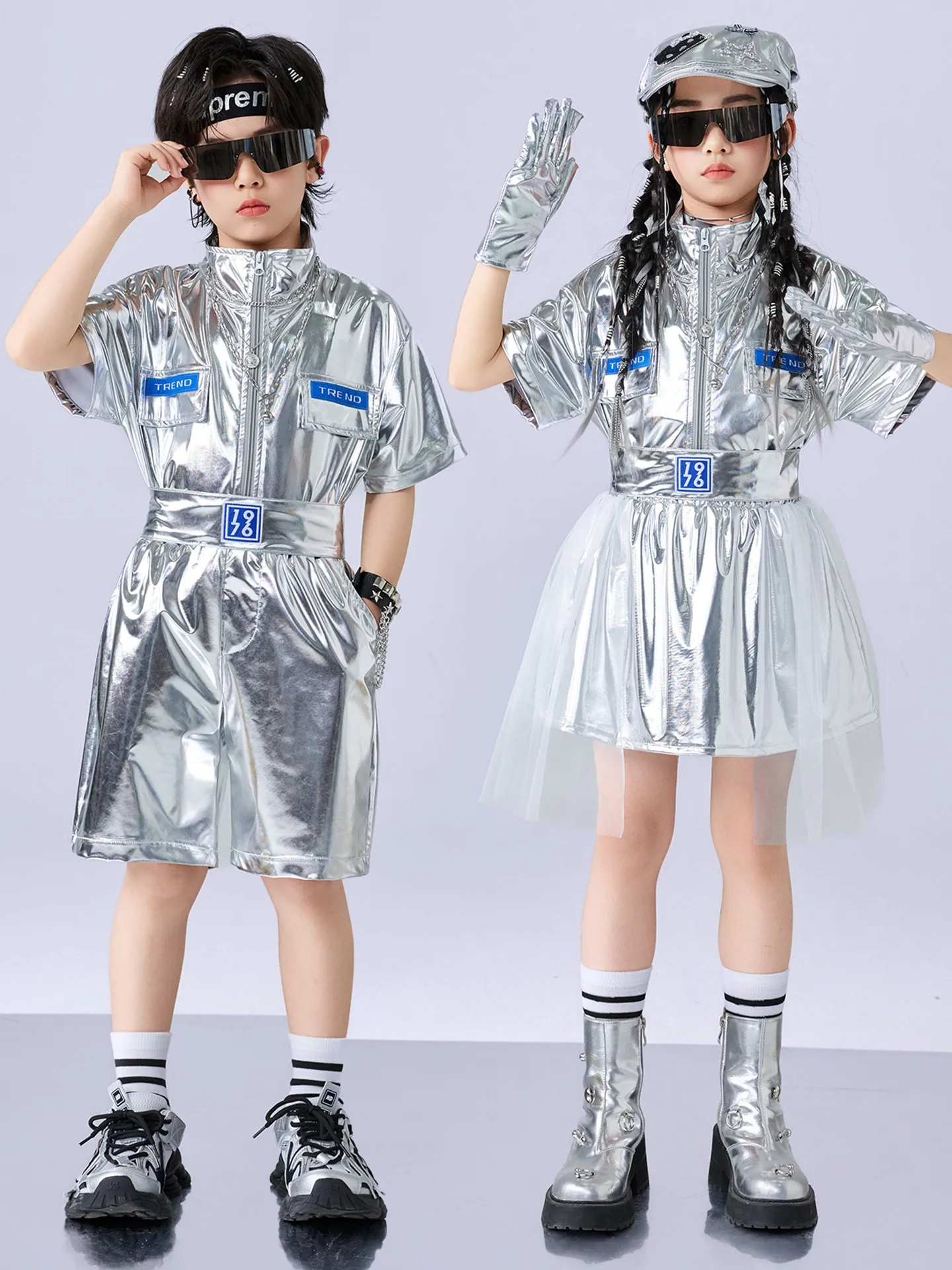 2026 Silver Jazz Dance Costume Boys Girls Short Sleeves Tops Shorts Skirt Hip Hop Performance Clothes Children Stage Wear L18982
