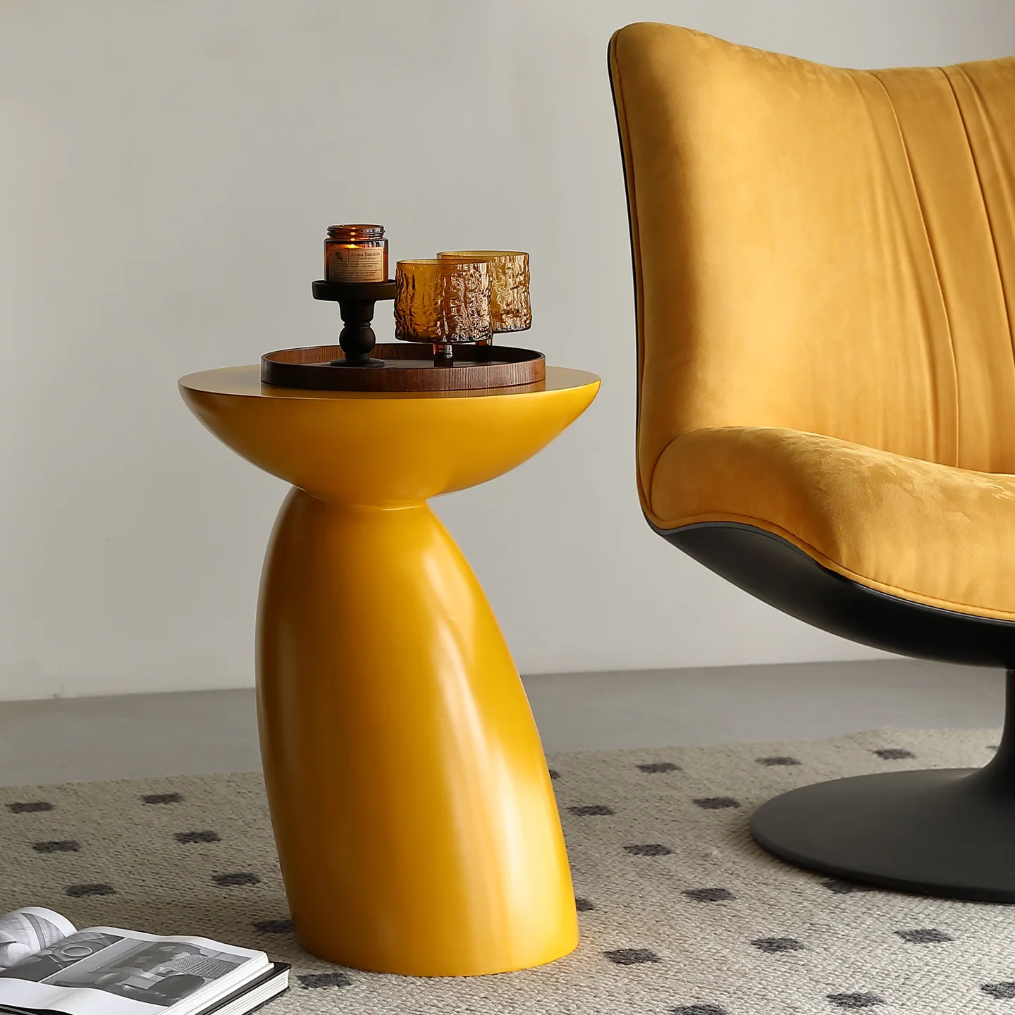 Table basse laquée piano créative, table champignon moderne, canapé de salon élégant et simple