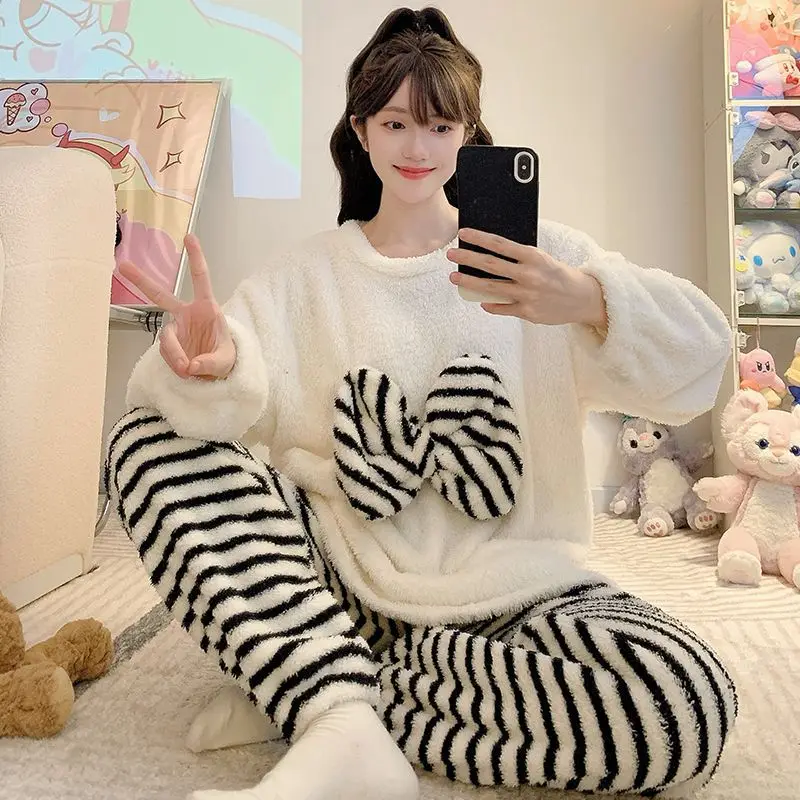 

M-5XL плюс размер пижамный комплект из кораллового флиса женский зимний утолщенный фланелевой домашний костюм в полоску с милым бантом корейская домашняя одежда для общежития