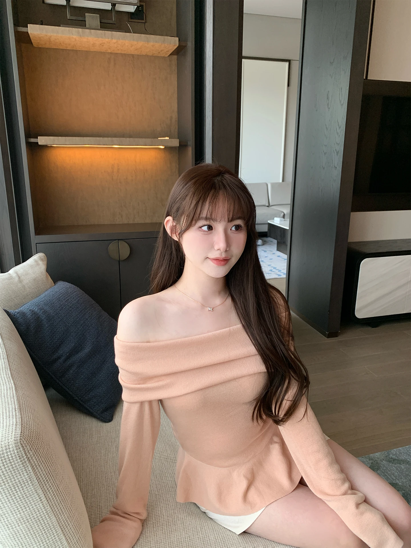 

Elegant Knitted Sweater One-Shoulder Long Sleeve Slimming Pink Gentle Top Women's Fashion Spring 2026 Stylish Casual Wear