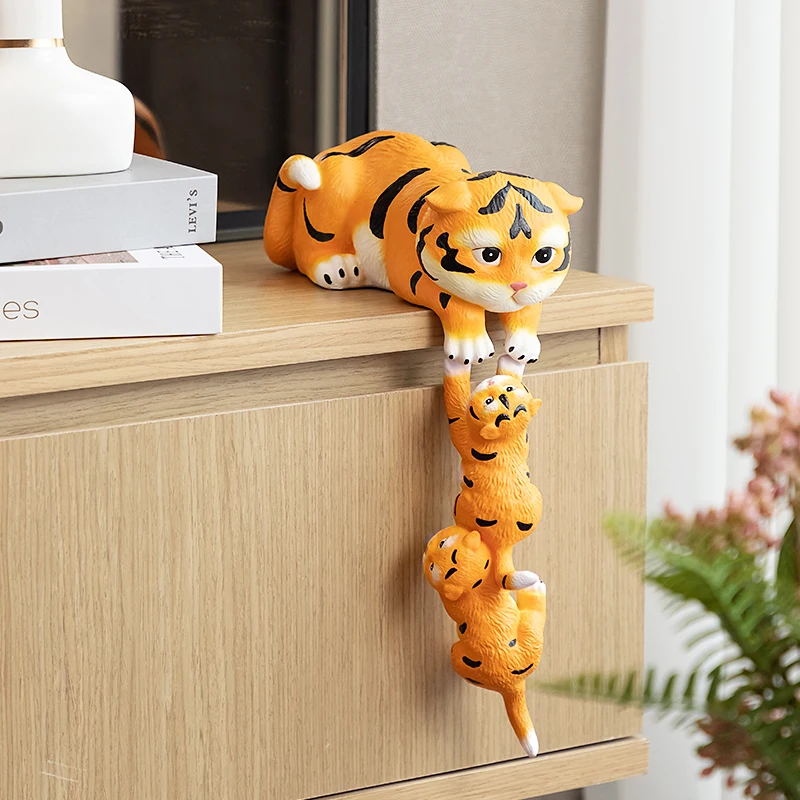 

Nordic Resin Mother and Child Tiger Sculpture Ornaments Living Room Desktop Animal Statue Craft Gift Home Decoration Accessories