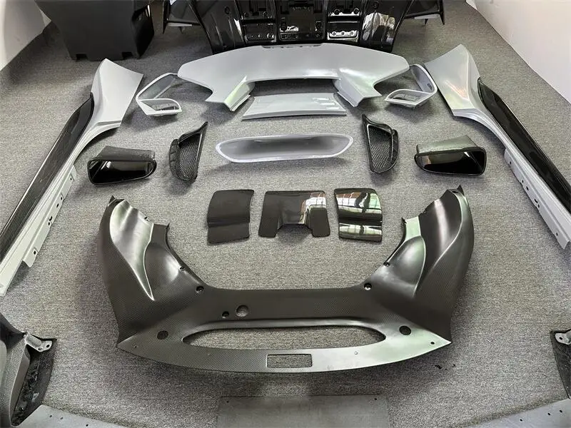 High Quality Body Kit for 488 Upgrade Pista Style Auto Part Front Bumper Side Skirts Rear Bumper Half Carbon Fiber