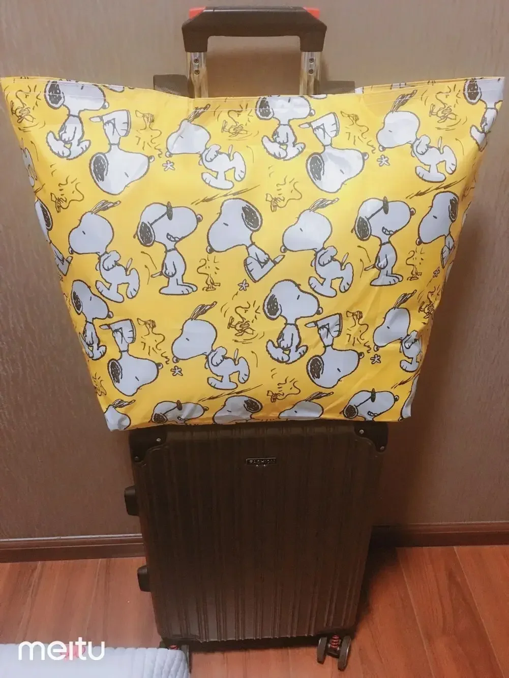 Snoopy luggage storage bag New handbag cartoon waterproof foldable shopping bag travel shoulder bag