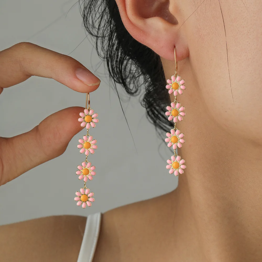 2023 Fashion Trend Unique Design Elegant Delicate Retro Daisy Small Flower Earrings Women Jewelry Party Premium Gifts Wholesale