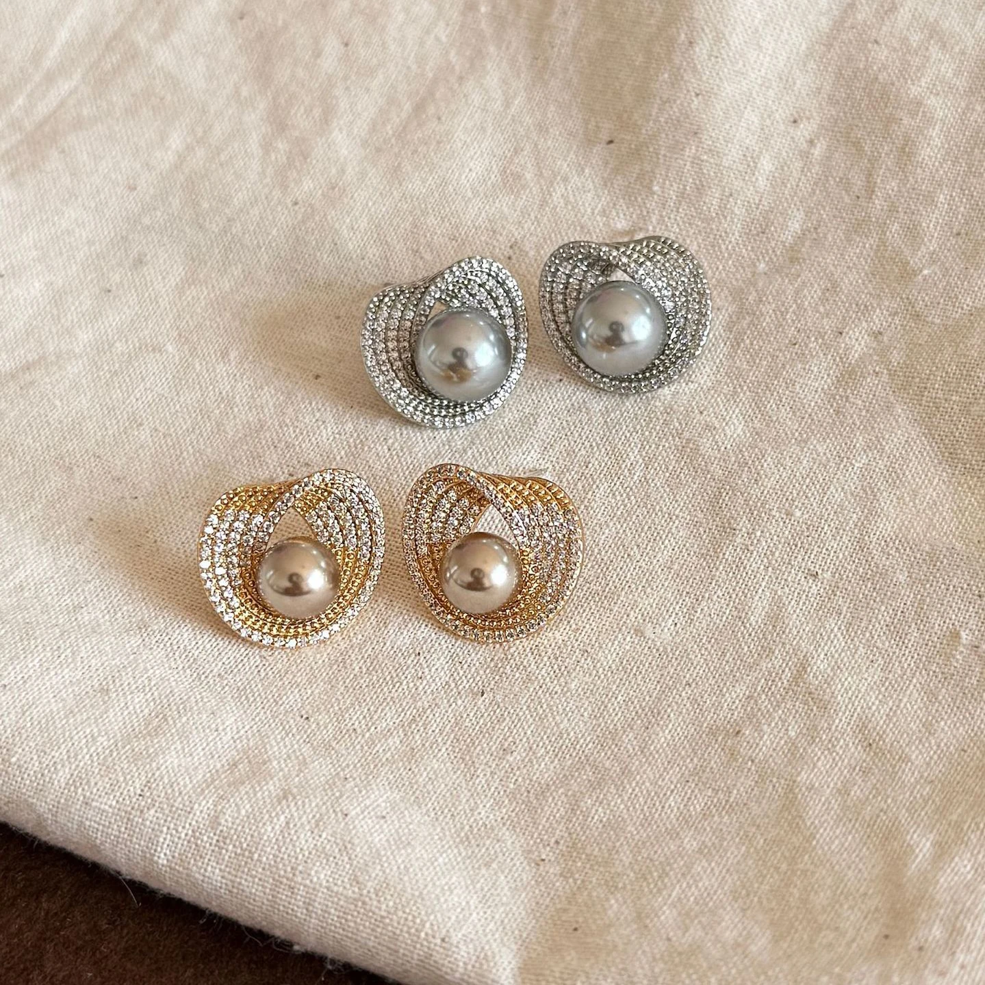 

Sparkling zircon spiral ring brown gray pearl stud earrings for women