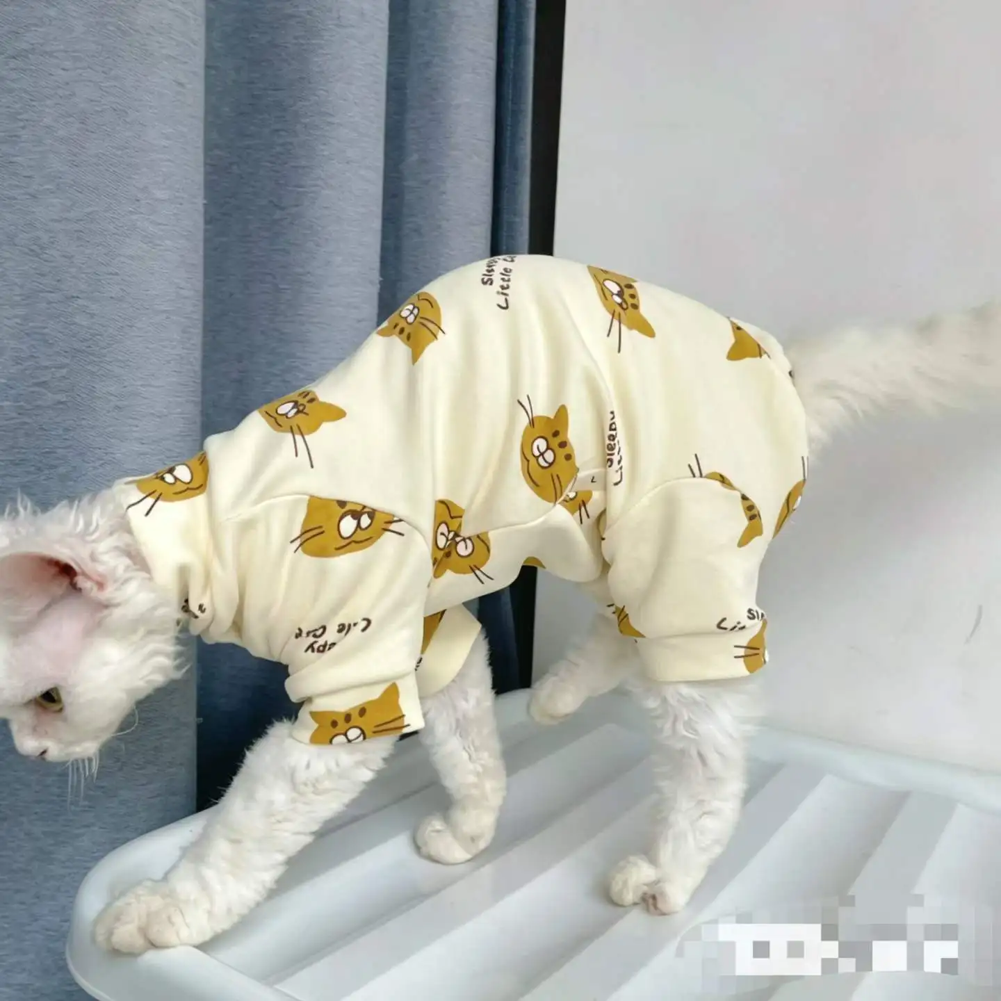 Weicher Baumwoll-Overall für Sphynx-Katzen im Frühling und Herbst, warmer Vierbeiner-Anzug für haarlose Katzen, süßer rosa Schlafanzug für Devon Rex. – Detail 2