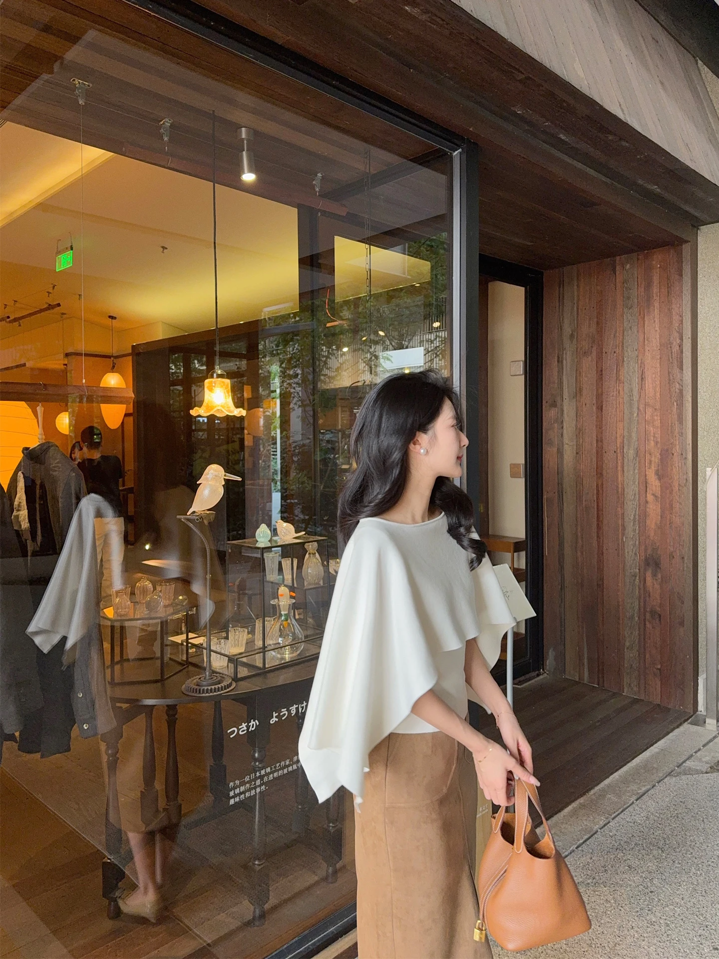 

Коллекция Mmm: Женский трикотажный свитер с рукавами «летучая мышь», свободного кроя, повседневный, с круглым вырезом, однотонный.