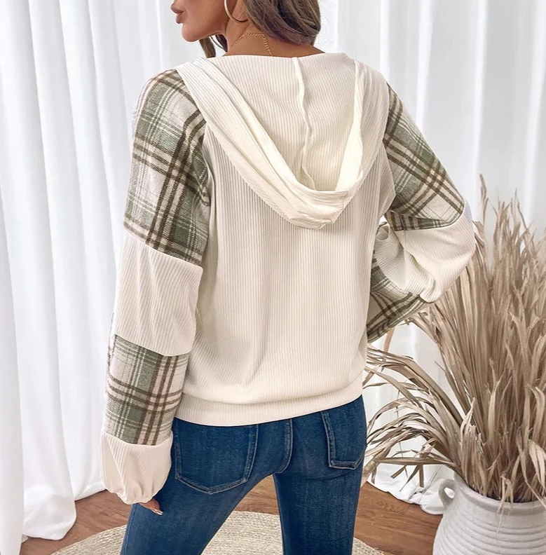 เสื้อสเวตเชิ้ตคอกลมลายสก็อตเย็บต่อแบบหลวมสบายสำหรับผู้หญิง  คอลเลคชั่นฤดูใบไม้ร่วงใหม่