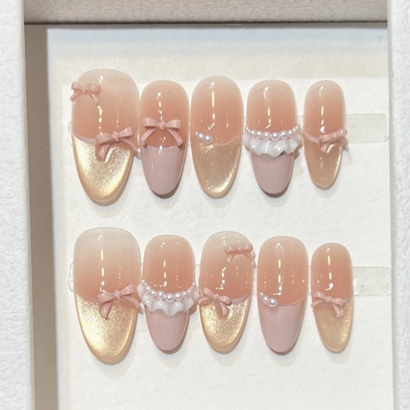 

10pcs Cat's Eye French Handmade Fake Nails Tips Spring Summer Cute Bow Blush False Nails Pearl Design Mid-length Oval Fake Nail