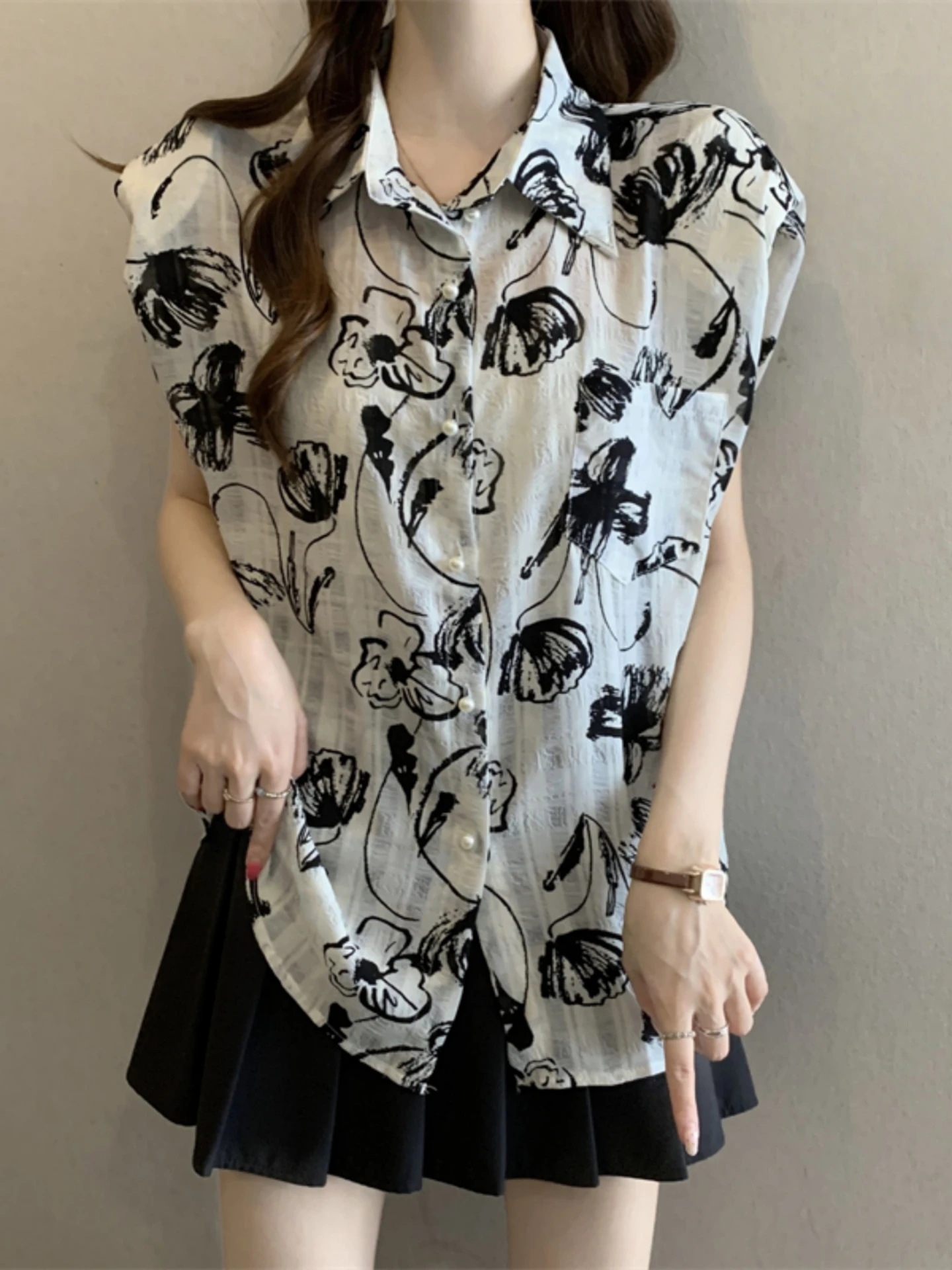 

Retro Watercolor Painting Short Sleeve Shirt Women's Summer New plus Size Slimming Design Base Layer Top Korean Style