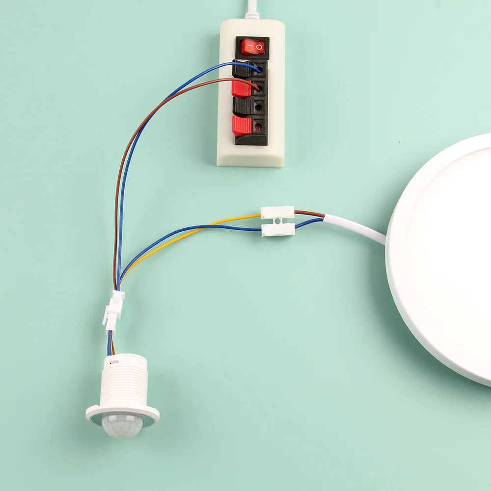 Plug Socket Power Strip With Extension Cord and Clips for Fast Testing in Electronics Lab Workshop Clamp Outlet