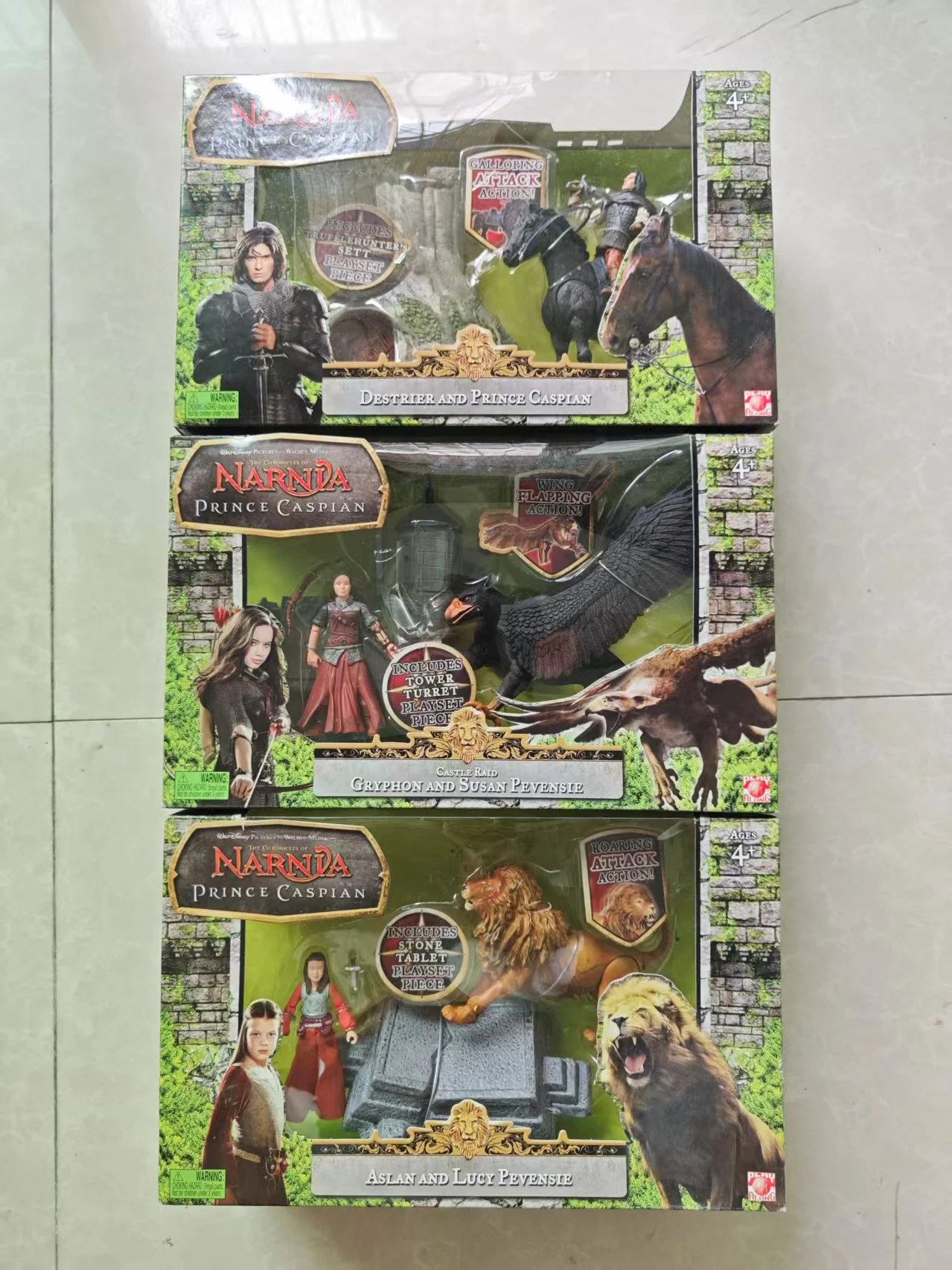 

The Chronicles Of Narnia play along Aslan & Lucy Pevensie Gryphon and susan pevensie Destrier and prince caspian Action figures