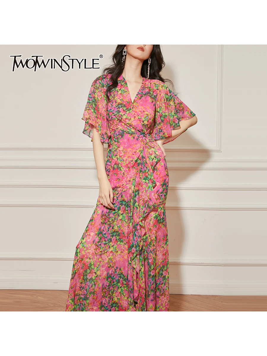 

TWOTWINSTYLE Solid Spliced Folds Slimming Dresses For Women V Neck Short Sleeve High Waist Patchwork Appliques Dress Female New