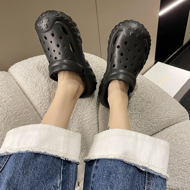 Women's Shoes 2023 Fashion Foundation Women's Slippers Versatile Simple Casual Beach Slippers Solid  Thick Sole Hole Shoes