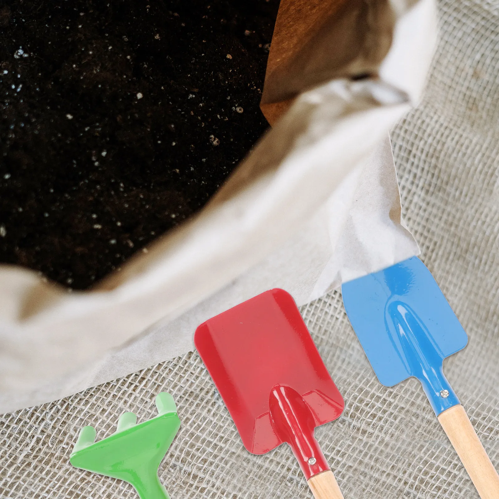 

Набор детских садовых инструментов: мини-лопатка и грабли с деревянными ручками для веселого и познавательного садоводства на открытом воздухе, для детей