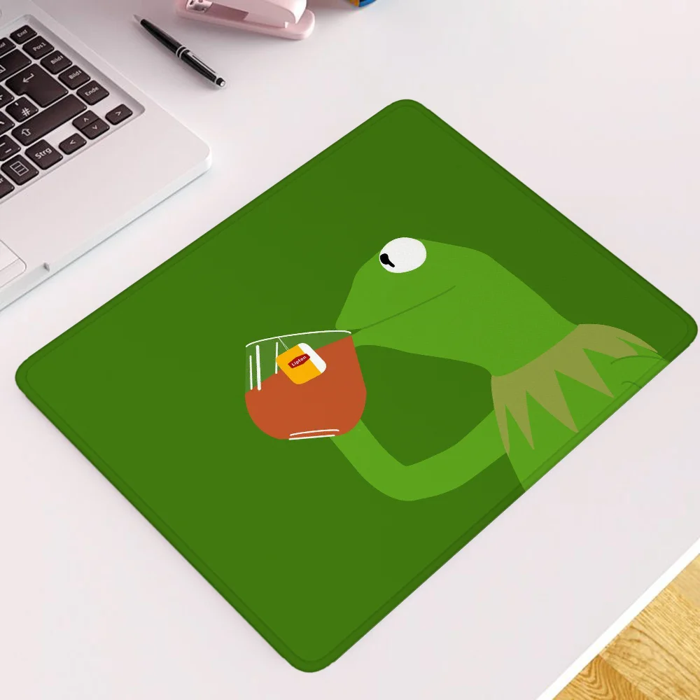 Mała gumowa podkładka pod mysz do gier Kermit the Frog Anime Mousepad Company Akcesoria na biurko Pc Gamer Girl Gaming Mats Mause Laptop