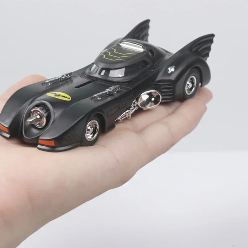 1:36 Alloy Vintage Bat Chariot Diecast Car Models Pull Back Classic Simulation Car With Light Collection Toys For Children Gifts