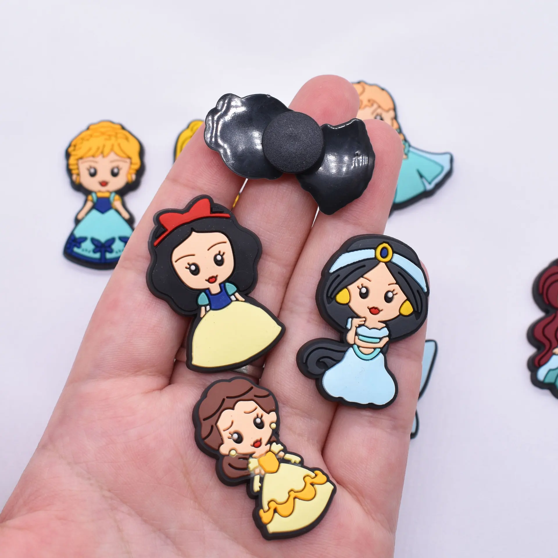10-100 Stück Prinzessinnen-Serie Niedliche Schuh-Charms für Clogs Sandalen Dekoration Schuhzubehör Schnallen für Freundinnen Geschenk – Detail 10