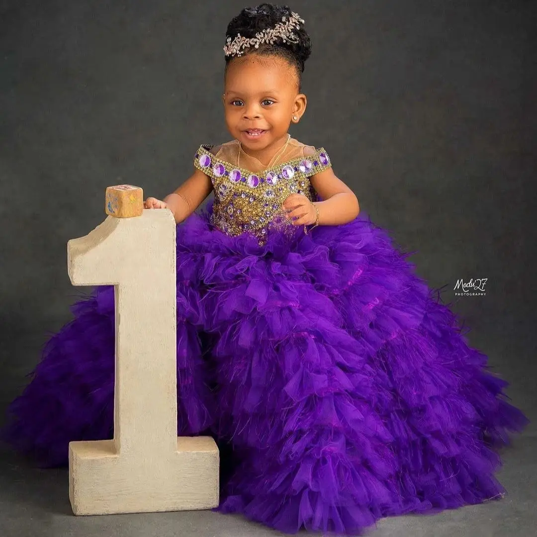 

Purple Little Girls Birthday Dress Customized Feather Flower Girl Dresses Communion Gowns Tiered Tulle Queen for Photoshoot