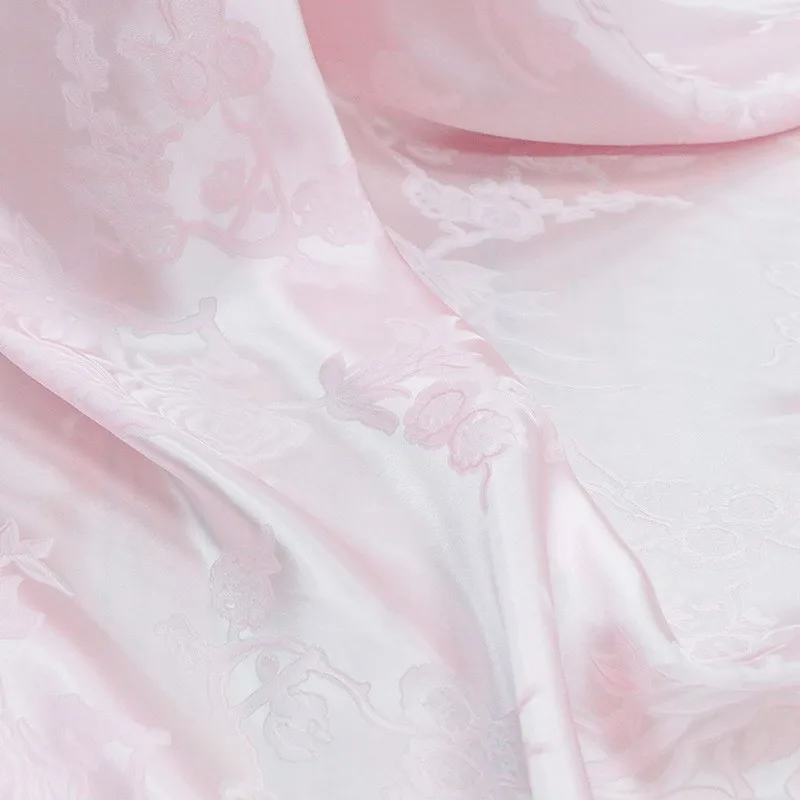 

New Chinese-style silk jacquard satin fabric cheongsam top is a niche clothing