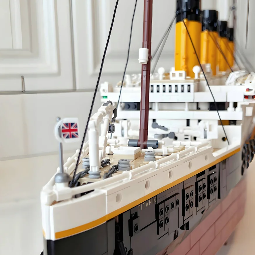 9090 + قطعة MINISO لعبة ساخنة فيلم ساخن تيتانيك 10294 قارب كروز كبير سفينة باخرة بنة نموذج هدايا عيد الميلاد