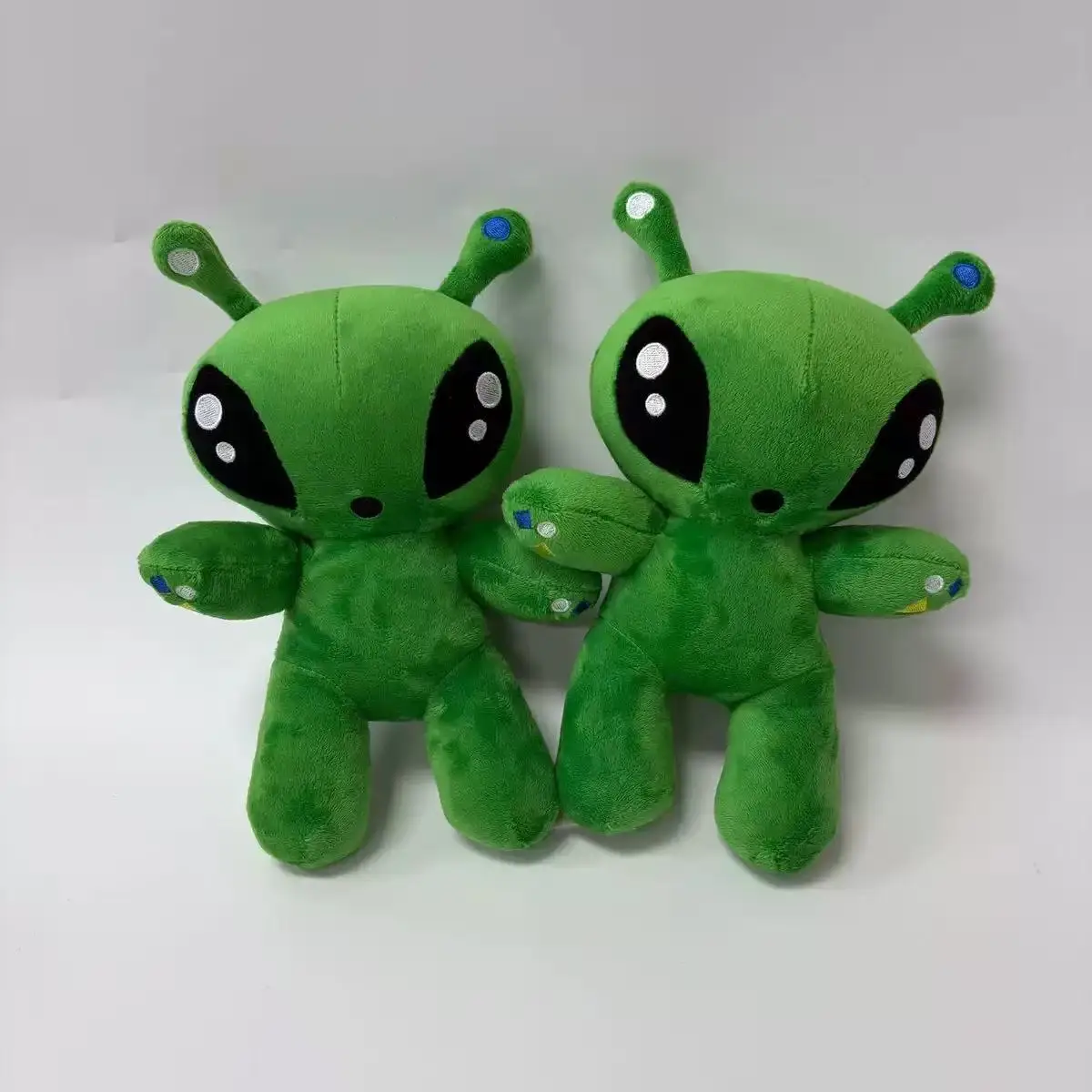 Juguete de peluche de alienígena verde de 30cm, cuerno tentáctil de Anime, monstruos alienígenos, muñeco de terror, juguetes suaves para niños y niñas, almohada de peluche, regalos para niños