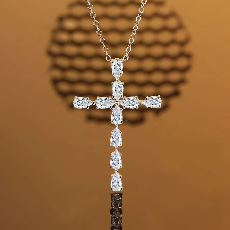 

Ожерелье Hairui в одном стиле PT950, платиновый искусственный драгоценный камень, крест, подвеска в виде капли воды, полный бриллиант, хип-хоп