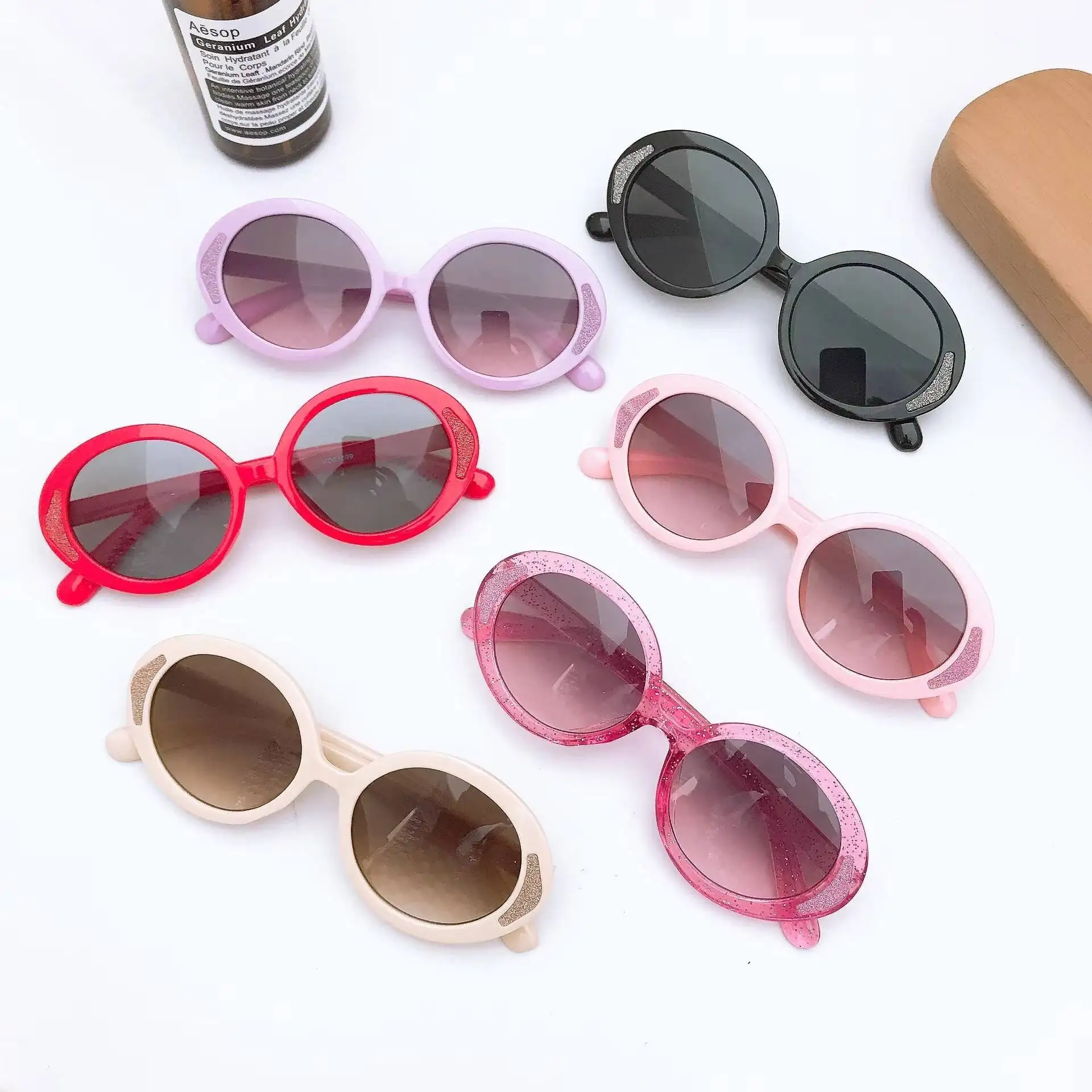 2026 Modische Kinder-Sonnenbrille für Outdoor-Fotografie und Strand, Sonnenschutz für Babys, Neue Niedliche Runde Rahmen-Sonnenbrille mit Bemalten Gläsern, Trendig
