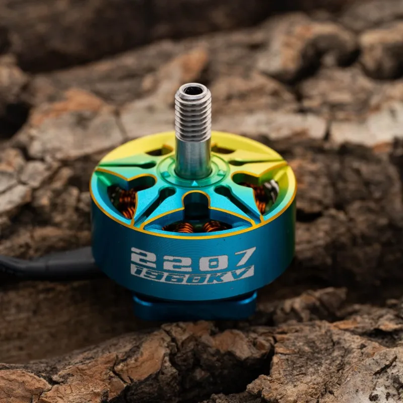 

BZGNSS 2207 1960KV 4~6S Lipo Brushless Motor 5mm Shaft Suitable 5inch Propeller Flower Fly Traversing Drone