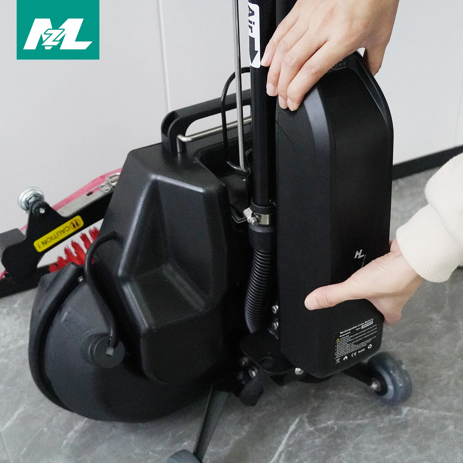 عصا لاسلكية خزان مياه مزدوج التنظيف الذاتي ممسحة كهربائية مكنسة أرضية