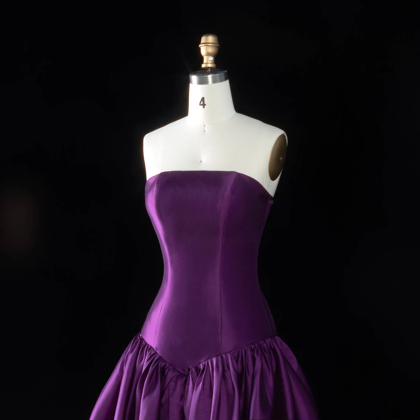 Sharon Said Marineblaues Satin-Abendkleid, trägerlos, tailliert, mit Korsett, geraffter Taille, voluminöses A-Linien-Formal-Partykleid SF480 Custo – Detail 23