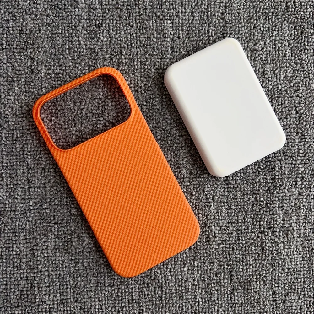 Dünne Linienmuster aus Kohlefaser für MagSafe Magnetische Hülle für iPhone 18 17 16 Plus 15 Pro Max 14 13 12 Rahmenlose PC-Stoßfängerhülle – Detail 13