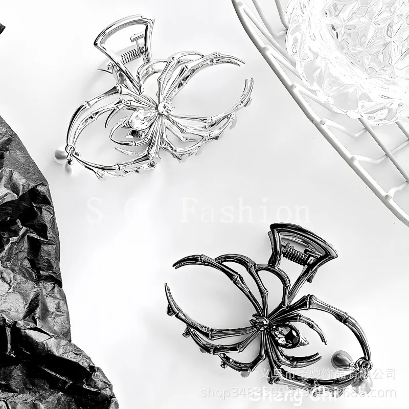 

Spider Rhinestone Pearl Hair Claw Clips for Women Personality Metal Hair Accessories for Daily and Party Hairstyle Decoration