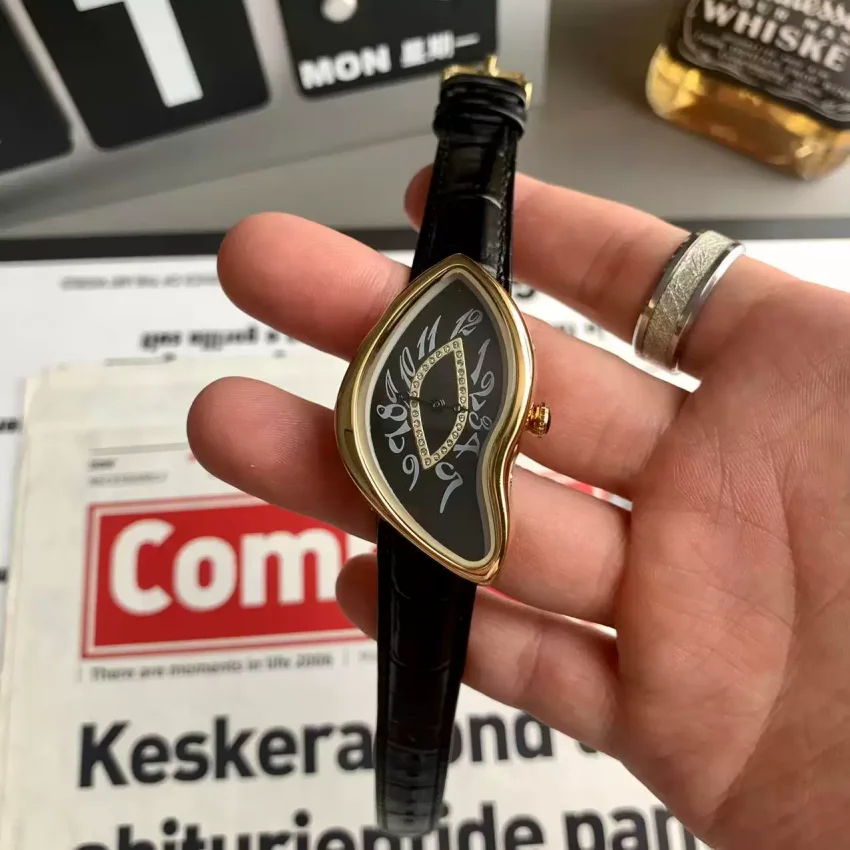 Luxury Melting Watch Couple Irregular Shape Quartz Watch Surrealist Creative Design Leather Watch for Men Women Lovers Gift 2026
