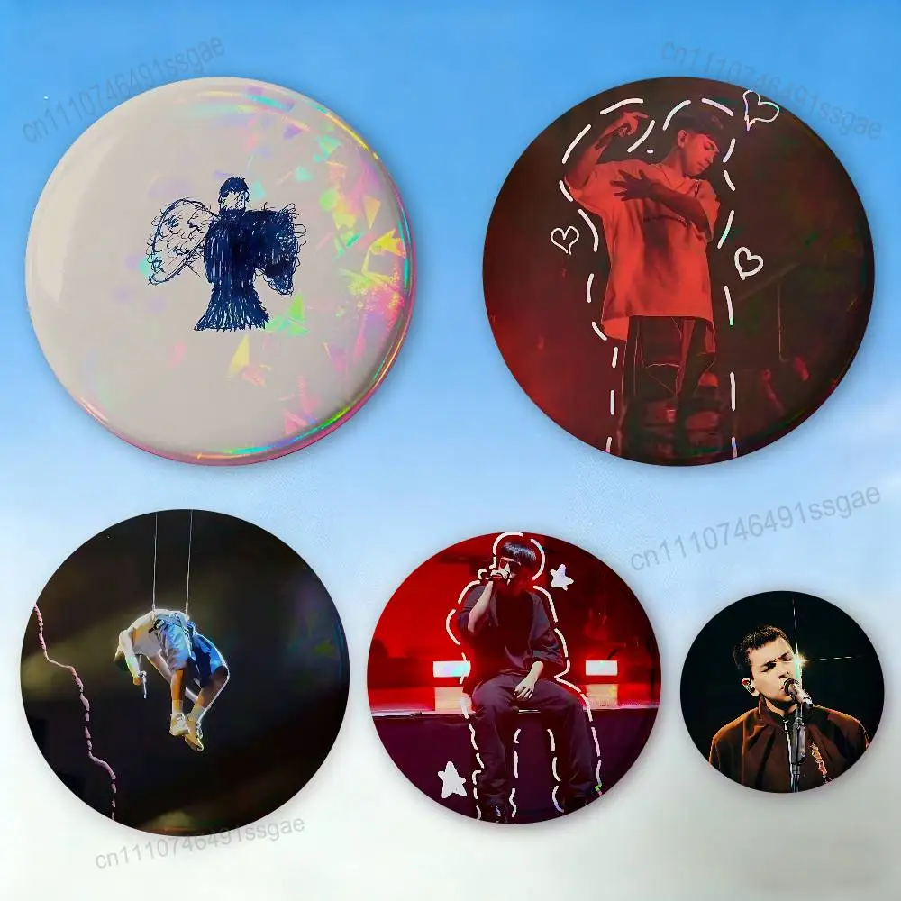 Singer M-Milo J 111 Badges,Cartoon,Art, Brooches, Pins, Tin Props, Christmas Gifts, Birthday Gifts