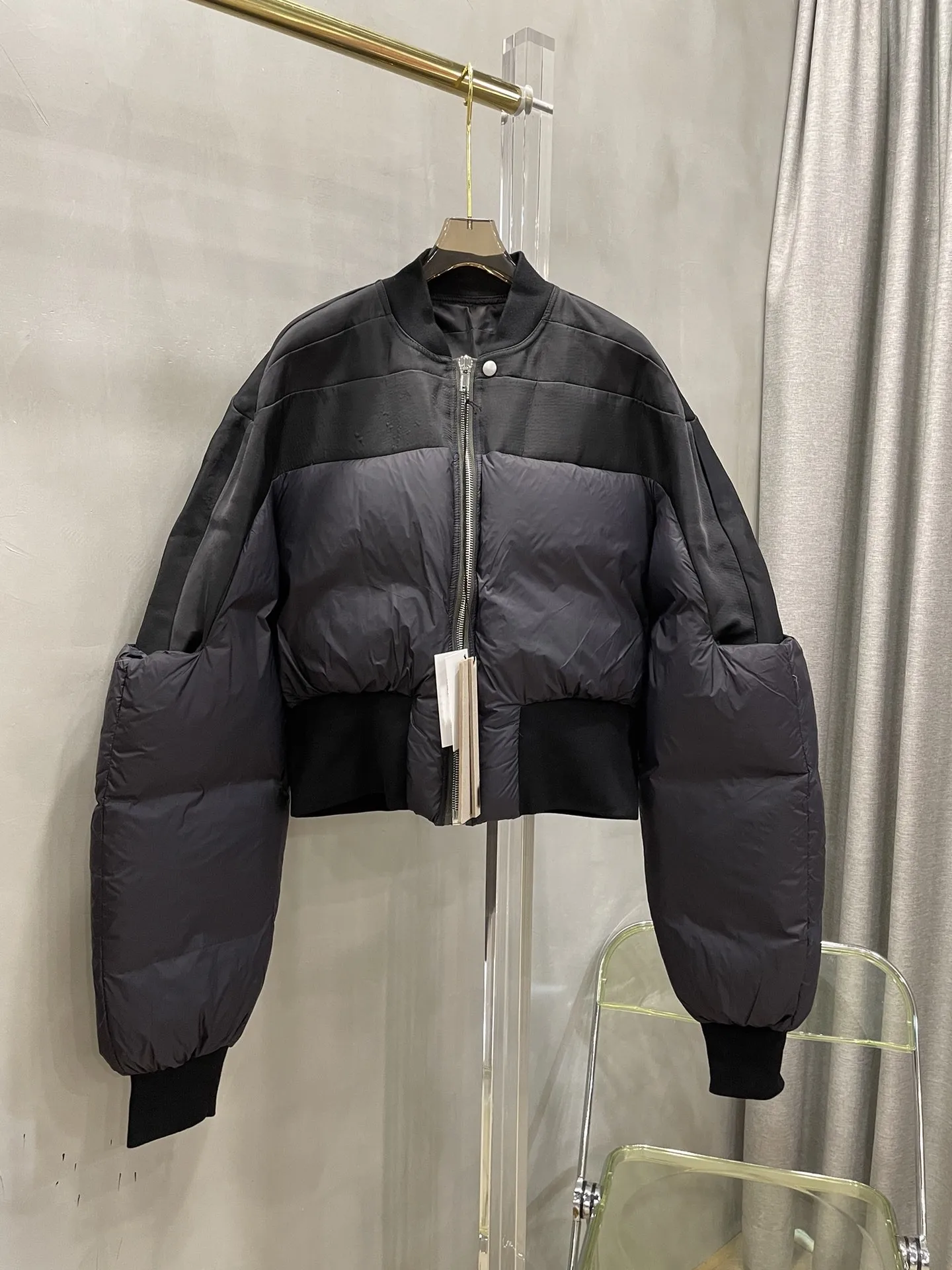 

2025 Women's Clothing short puffy bomber jacket Winter New 1103