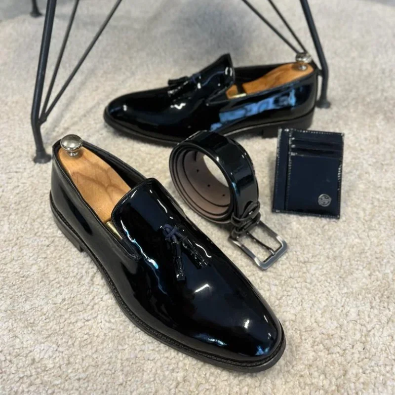 Mocassins de couro envernizado preto masculino, sapatos de negócios para casamento, borlas formais, novos, tamanho 38-46