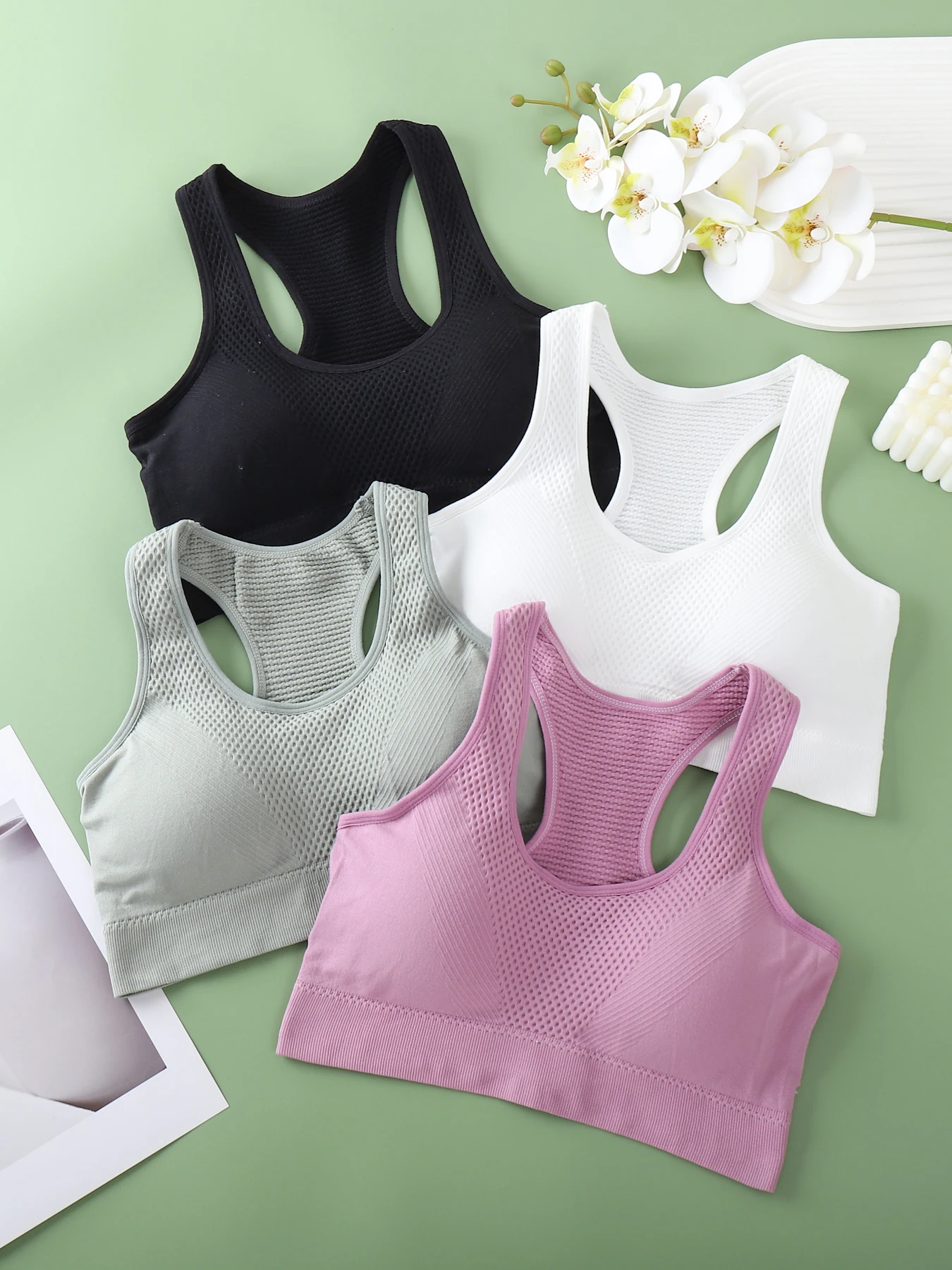 

1Pcs - Women's Seamless Sports Bra - Plain Color Simple - Skin-Friendly and Water-Absorbent - Non-Shedding and Non-Fading - Breathable and Comfortable - Good Support - Suitable for Sports, Running, Fitness, Yoga and Other Scenes