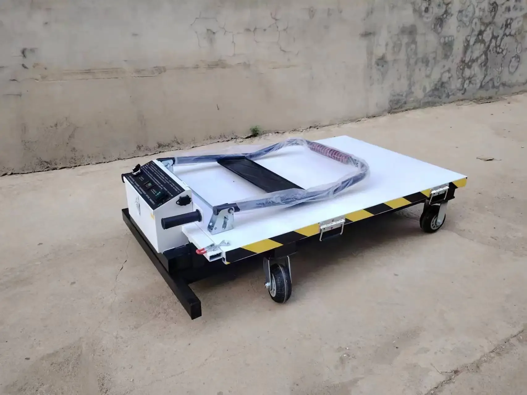 รถบรรทุกตู้คอนเทนเนอร์ขนถ่ายสินค้า 200 กก. แท่นยกไฟฟ้าแบบยกขึ้นเอง