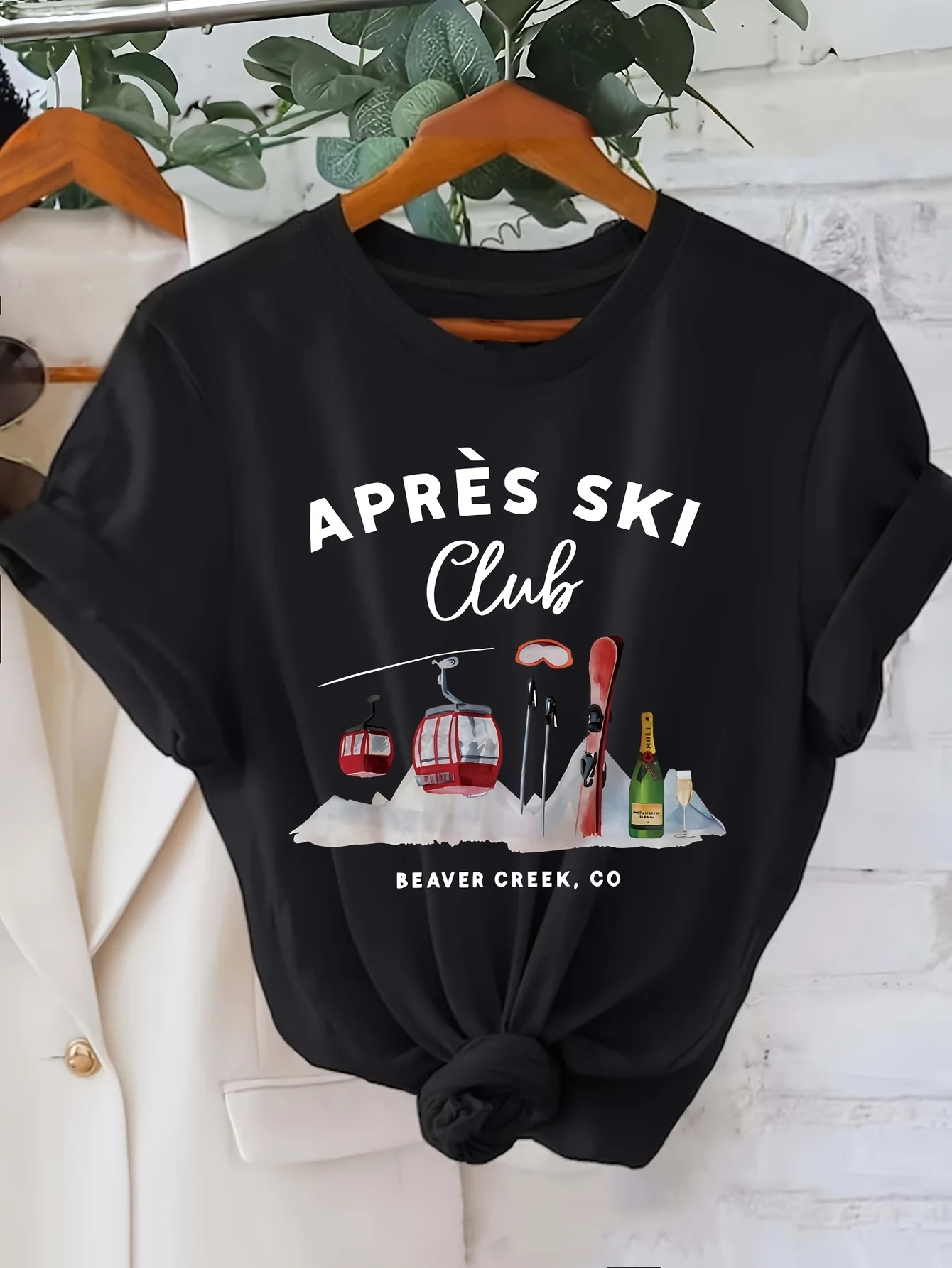 Women's Après Ski Club Graphic Print with Ski Lifts Snowboards Casual Short Sleeve Crew Neck Top for Spring Summer