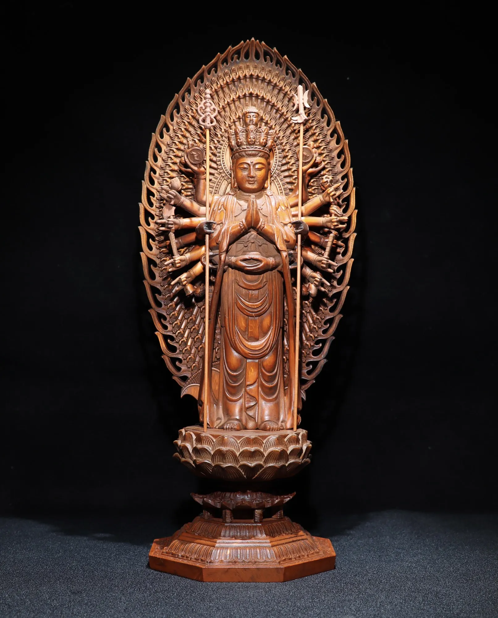 

17"Tibetan Temple Collection Old Boxwood 1000 arm Guanyin Avalokitesvara Backlight Standing Buddha Worship Hall Town house