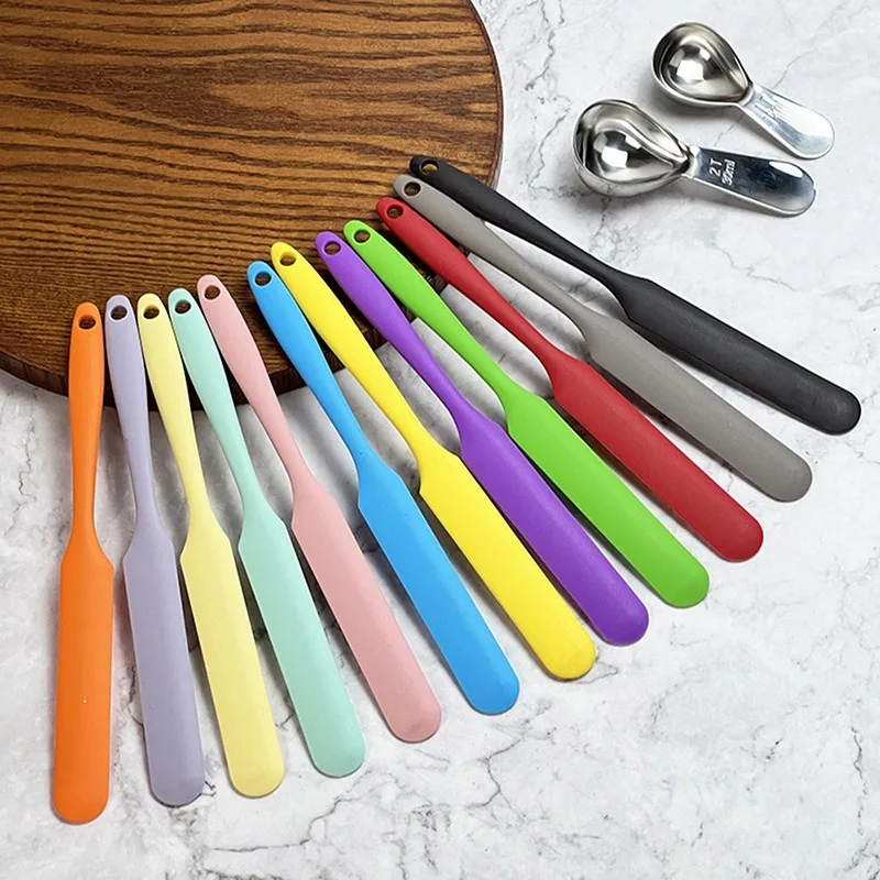 Raspador largo de silicona, cuchillo para crema de Color, accesorios pequeños, espátula de silicona, herramientas para hornear pasteles