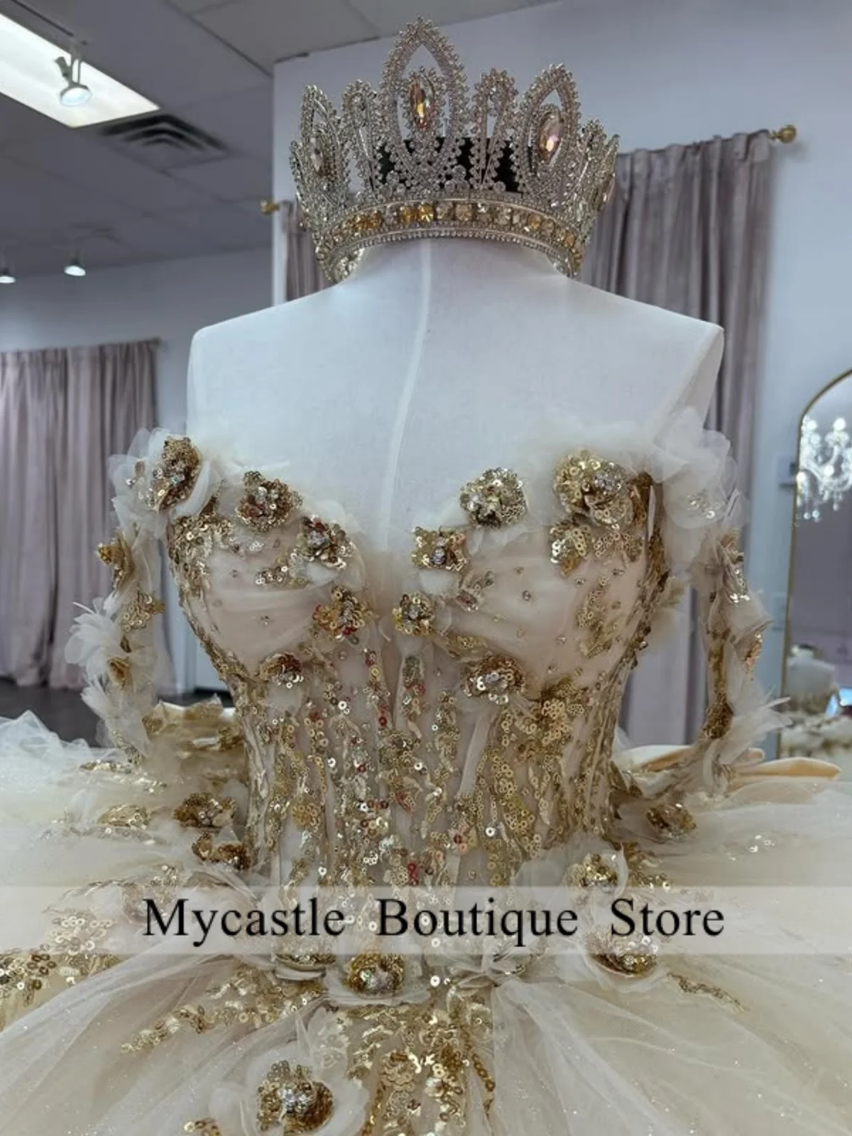 New Design Beige Tulle Ball Gown Gold Appliques Princess Quinceanera Dresses 2025 Tiered Corset Off Shoulder Birthday Dress