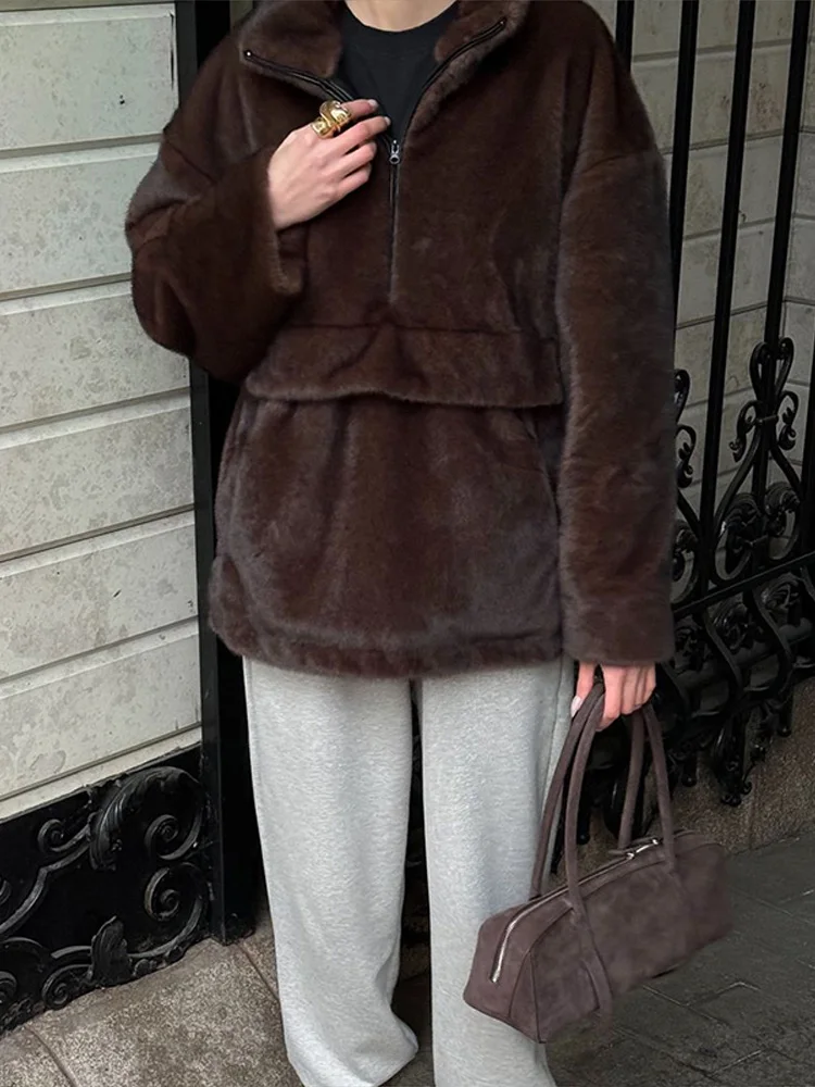 

Casual Women Faux Fur Pullover Oversized Long Sleeve Stand Collar Zipper Female Top Chic Warm Winter Spring Streetwear 2026