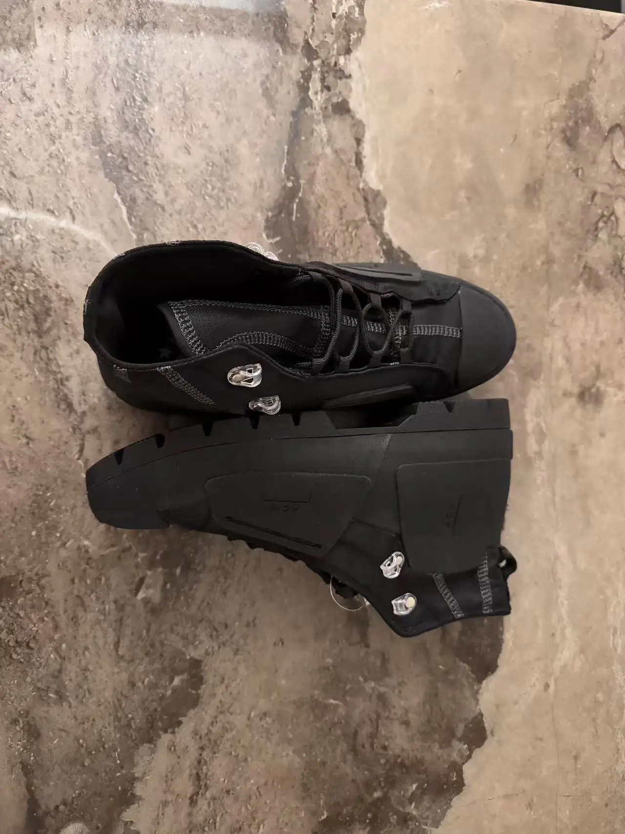 

Men's High-Quality Fashionable Casual Hiking Shoes Everyday Casual Footwear with Slip-Resistant and Wear-Resistant Properties