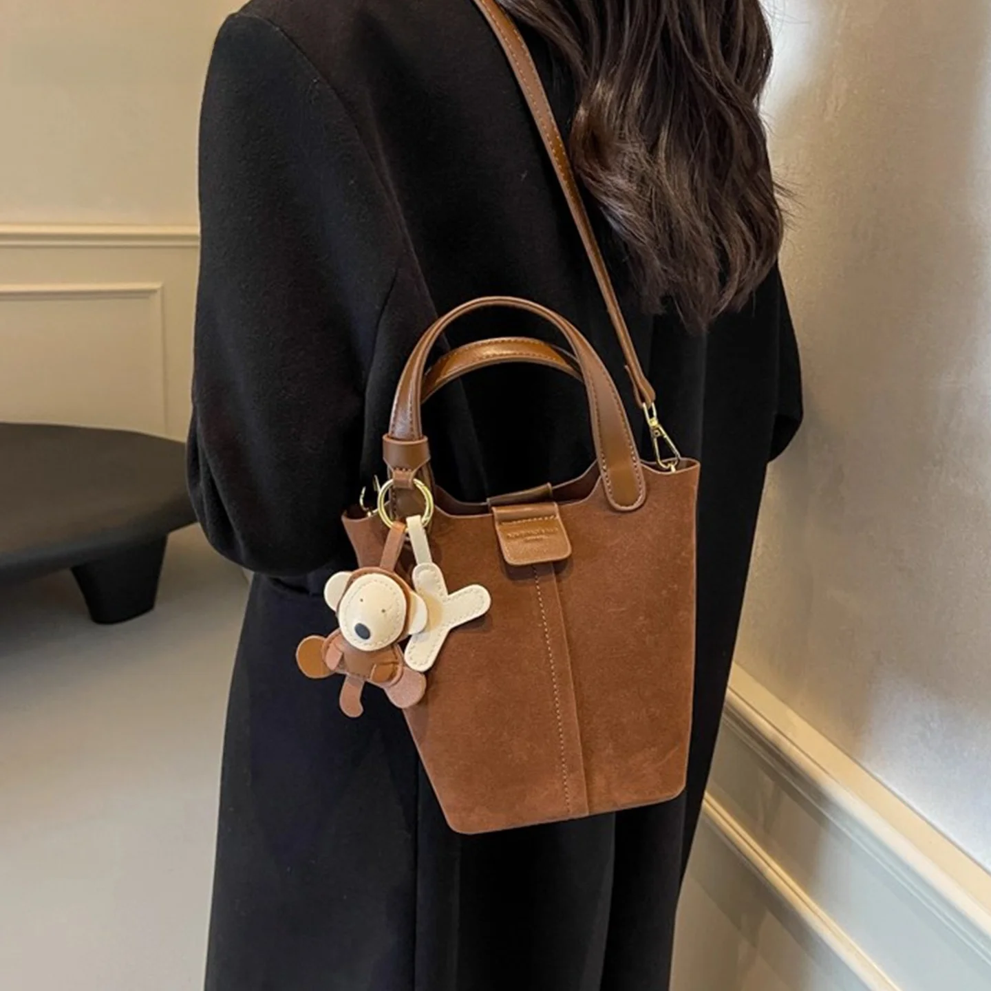 

Urban Simple Style Women's Bucket Bag Casual Single Shoulder Crossbody Bag Official Website Small Flagship Store New 2026